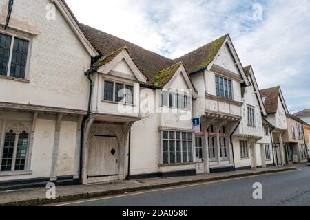 L'Old Sun Inn grado 1 elencato con antico pargetting Su strutture in legno in Church Street Saffron Walden Inghilterra Foto Stock