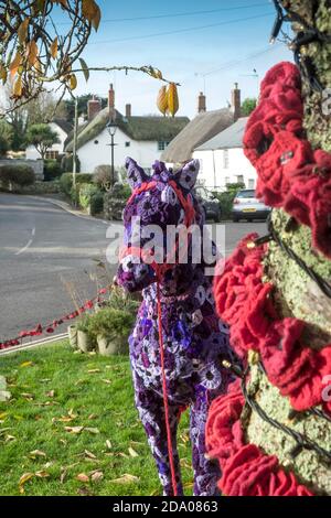 Ricordare insieme per la memoria. Una mostra di Crantock WI e Arty/Crafty Group al Crantock Village in Cornovaglia. Foto Stock