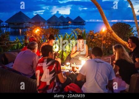 Cena al le Meridien Hotel sull'isola di Tahiti, Polinesia Francese, Tahiti Nui, Isole della Società, Polinesia Francese, Pacifico del Sud. Foto Stock