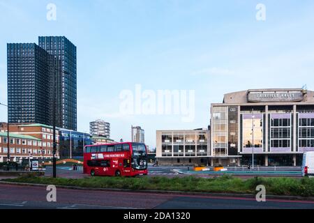 L'edificio modulare più alto del mondo, a dieci gradi, 101 George Street, East Croydon, Londra, Regno Unito Foto Stock