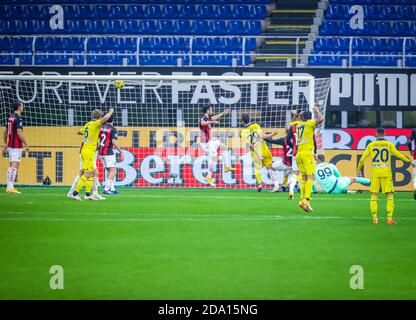 Antonin Barak di Hellas Verona segna il traguardo durante la Serie A 2020/21 tra AC Milan vs Hellas Verona allo Stadio San Siro di Milano il 08 novembre 2020 - Foto FCI/Fabrizio Carabelli Photo LM/Fabrizio Carabelli Foto Stock