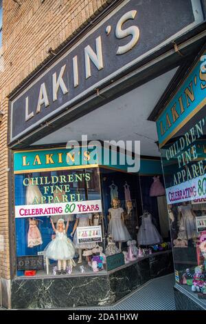 Lakin's Children's fine Apparel a Gardner, Massachusetts Foto Stock