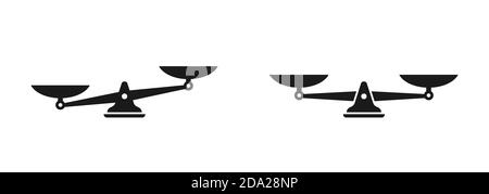 Icona di bilanciamento delle scale meccaniche nere isolata su bianco. Giustizia, scala giuridica. Illustrazione vettoriale. Equilibrio di valore, soluzione e razionalità. Pro e. Illustrazione Vettoriale