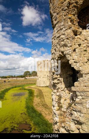 Regno Unito, Inghilterra, East Sussex, Pevensey, Castello Normanno, costruito sul sito del forte romano Foto Stock