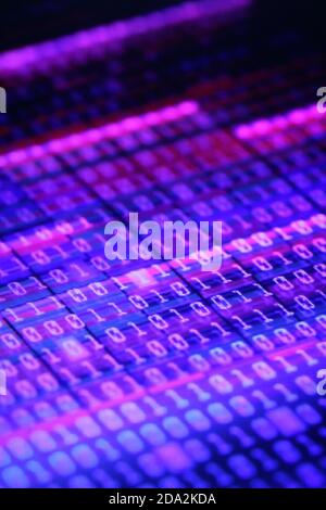 Immagine di numeri di codice sfocati dall'aspetto fresco - spazio di copia Foto Stock