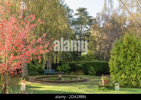 Il giardino di Paxton House, una casa di campagna nel Berwickshire, ai confini scozzesi vicino a Berwick-upon-Tweed, si affaccia sul fiume Tweed in Scozia Foto Stock