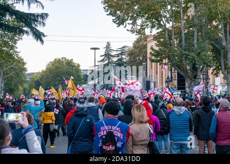 Tbilisi, Georgia - 09 novembre 2020: Manifestazione di protesta contro Bidzina Ivanishzhili su Rustaveli Avenue Foto Stock