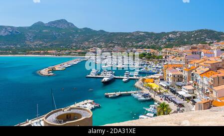 Baia di Calvi e porto visto dalla sua fortezza - Balagne - Corsica - Francia - Europa Foto Stock