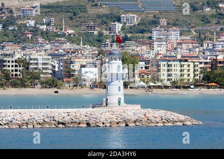 Faro di Alanya all'ingresso del porto di Alanya in Turchia Foto Stock