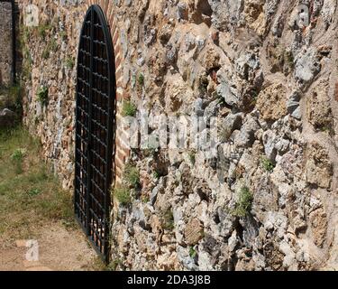 Ingresso Dungeon recintato al castello di Alanya in Turchia Foto Stock