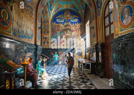 Foto interna della Cattedrale Metropolitana "Natività del Signore" decorata in modo intricato a Chișinău, Moldavia, Europa dell'Est. Foto Stock