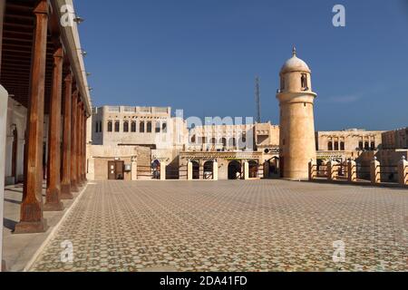 Una vista di Souq Waqif, è il più antico mercato di Doha, Qatar Foto Stock