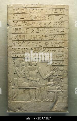 Hannover, Germania – 26 gennaio 2018. Antica stele egiziana in mostra al Kestner Museum di Hannover. Foto Stock
