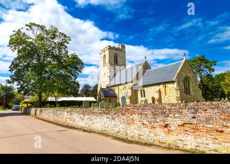 All Saints' Church nel villaggio di Willan lungo la pista ciclabile C12, Hertfordshire, Regno Unito Foto Stock