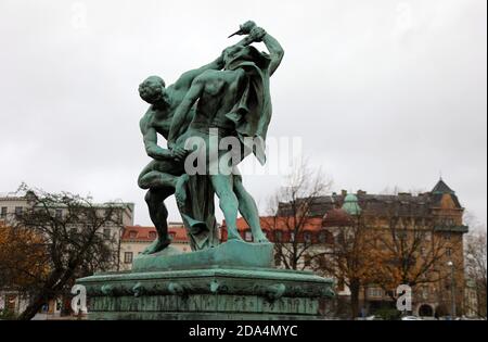 La scultura dei lottatori dei coltelli di Johan Peter Molin a Goteborg In Svezia Foto Stock