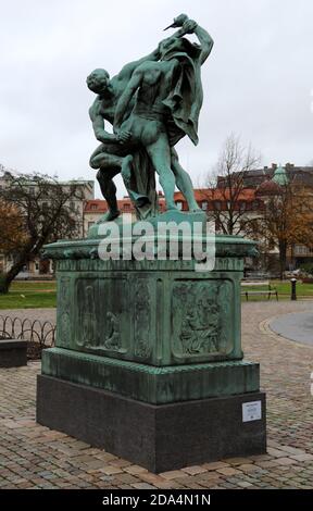 La scultura dei lottatori dei coltelli di Johan Peter Molin a Goteborg In Svezia Foto Stock