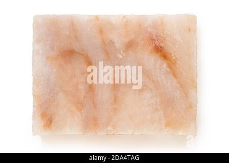 Filetto di pesce surgelato isolato su bianco. Vista dall'alto. Foto Stock