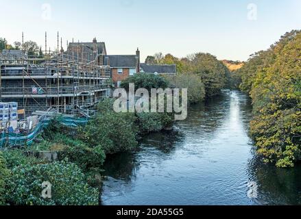 Chapelizod, lavori di costruzione in corso per lo sviluppo di unità residenziali a Chapelizod, sulle rive del fiume Liffey a Dublino, Irlanda. Foto Stock