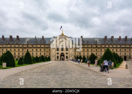 Parigi, Francia - 29 agosto 2019 : l'Invalides National Hotel è un grande complesso di edifici con il Museo dell'Esercito e la Tomba di Napoleone a Parigi, Francia. Foto Stock