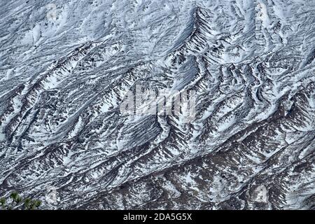 Pendio cono Etna Monte innevato, Sicilia Foto Stock