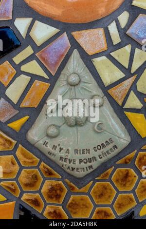 Tessere mosaico sul centro congressi Albuquerque di Cassandra Reid e apprendisti Foto Stock
