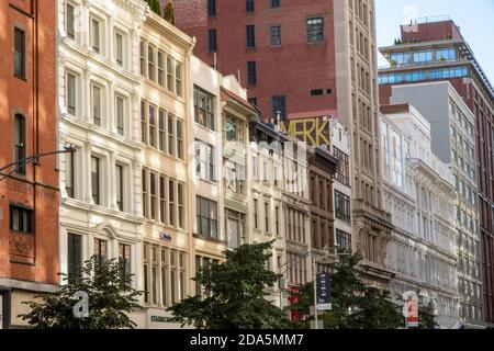 West 23rd Street si trova nel quartiere di Flatiron, New York City, Stati Uniti Foto Stock