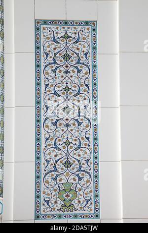 Modello orientale sulla parete della Moschea Bianca in Tashkent. Foto Stock