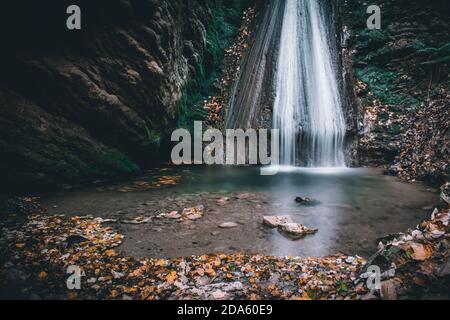 una vista fantastica sulle cascate di monticelli brusati Foto Stock