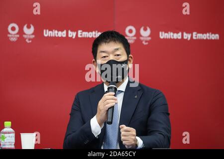 (201110) -- TOKYO, 10 novembre 2020 (Xinhua) -- Federazione Internazionale di Ginnastica (fig) il Presidente Watanabe Morinari interviene durante la sessione di apertura di un evento a Tokyo, Giappone, 10 novembre 2020. Il Comitato organizzatore dei Giochi Olimpici e Paralimpici di Tokyo (Tokyo 2020) ha ospitato un evento martedì, dove il presidente della fig Watanabe Morinari ha condiviso la sua conoscenza della ginnastica internazionale e le sue aspettative per i Giochi di Tokyo 2020. L'evento si è svolto due giorni dopo il Concorso di amicizia e solidarietà 2020, un evento internazionale di ginnastica che si è tenuto allo Stadio Nazionale di Yoyogi a Tokyo, Foto Stock