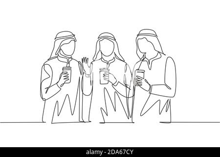 Un disegno a linea singola di giovani muslimah che camminano insieme ad amici che tengono una tazza di carta di caffè. Arabo medio Oriente maschio tessuto kandura Illustrazione Vettoriale