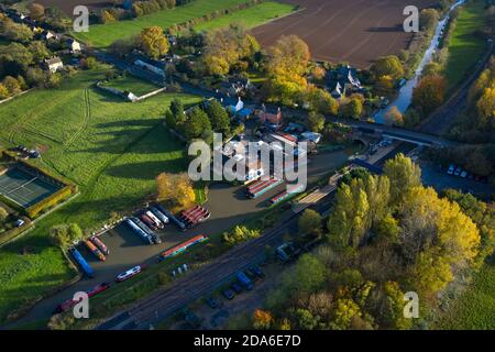 The Wharf e Oxford Canal a Lower Heyford, Oxfordshire, Inghilterra Foto Stock