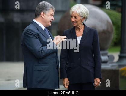 KIEV, UCRAINA - 06 settembre 2015: Il presidente dell'Ucraina Petro Poroshenko e l'amministratore delegato del Fondo monetario internazionale, Christine Lagarde, durante un incontro a Kiev Foto Stock