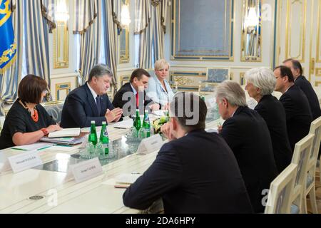 KIEV, UCRAINA - 06 settembre 2015: Direttore generale del Fondo monetario internazionale, Christine Lagarde, durante un incontro con il presidente dell'Ucraina Petro Poroshenko a Kiev Foto Stock