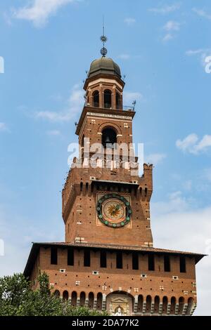 Gli elementi dell'architettura dell'antico Castello degli Sforza di Milano Italia. Foto Stock