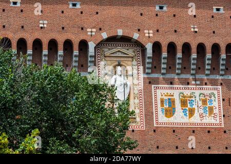 Gli elementi dell'architettura dell'antico Castello degli Sforza di Milano Italia. Foto Stock