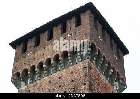 Gli elementi dell'architettura dell'antico Castello degli Sforza di Milano Italia. Foto Stock