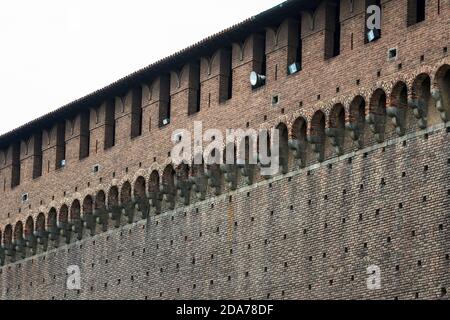 Gli elementi dell'architettura dell'antico Castello degli Sforza di Milano Italia. Foto Stock