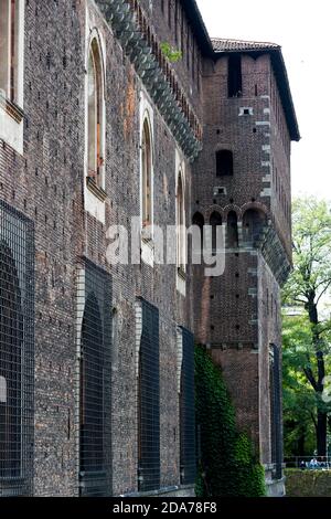 Gli elementi dell'architettura dell'antico Castello degli Sforza di Milano Italia. Foto Stock