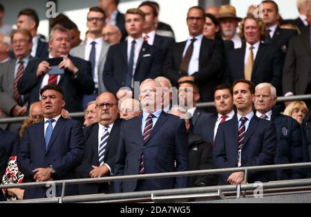 File foto datata 07-09-2019 del Presidente dell'Associazione calcistica Greg Clarke (centro) Foto Stock