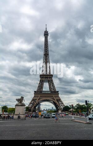 Parigi, Francia - 29 agosto 2019 : la Torre Eiffel di Parigi, Francia, uno dei monumenti più rappresentativi di Parigi, Francia ed Europa. Foto Stock