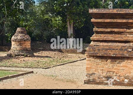 Il tempio di Muaro Jambi è un complesso di templi buddisti, nella reggenza di Muaro Jambi, nella provincia di Jambi, a Sumatra, in Indonesia. Si trova a 26 chilometri a est da Th Foto Stock