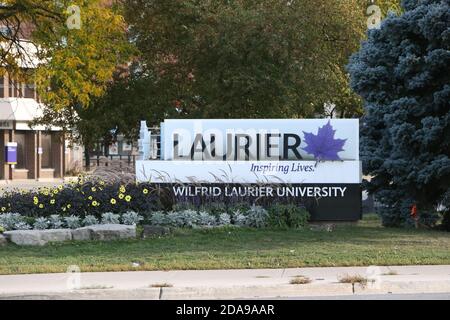 Insegna Wilfrid Laurier University. Waterloo Ontario Canada Luke Durda/Alamy Foto Stock