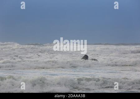 Vista del mare a Welcombe Mouth Cornwall Foto Stock