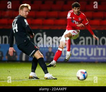 WOOLWICH, Regno Unito, NOVEMBRE 10: L'Albie Morgan di Charlton Athletic durante il Trofeo Papa John - Southern Group G tra Charlton Athletic e L. Foto Stock