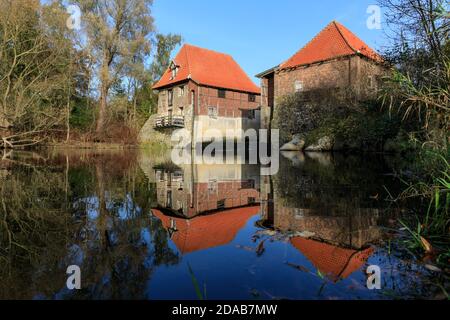 Füchtelner Mühle (Fuechteln Mill), restaurata 13 ° ct storica acqua e mulino a sega, Olfen, Nord Reno-Westfalia, Germania Foto Stock