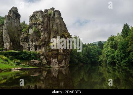 L'Externsteine, un luogo mistico nel Nord Reno-Westfalia, Germania Foto Stock