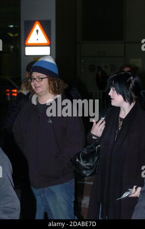 Un giovane Jack Osbourne, figlio di Ozzy Osbourne che arriva all'aeroporto Heathrow di Londra Foto Stock