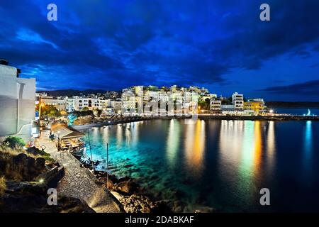 Kitroplateia spiaggia, Agios Nikolaos città, Lasithi prefettura, isola di Creta, Grecia. Foto Stock