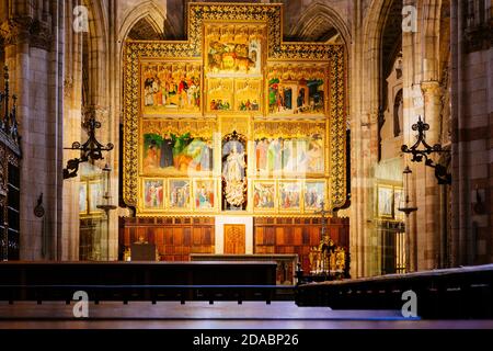 Altare maggiore. La Cattedrale gotica di León, chiamata anche Casa della luce o Pulchra Leonina. Modo francese, modo di San Giacomo. León, Castilla y León, Spagna Foto Stock