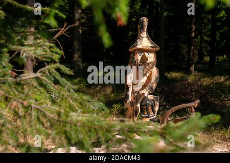 Bozi Dar/Repubblica Ceca: Scultura in legno (Arte di Terra) sui Monti ore Foto Stock